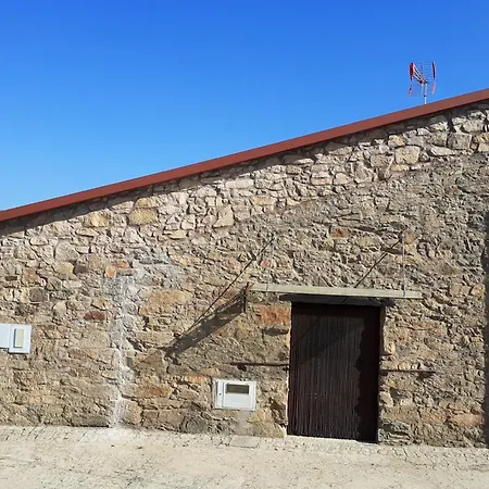 Charming House In Parada With Mountain View And Fenced Garden * Parada (Braganca)