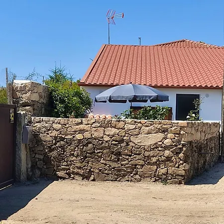 Holiday home Charming House In Parada With Mountain View And Fenced Garden