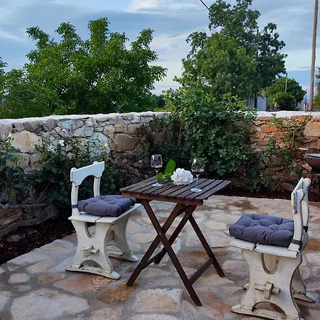 Charming House In Parada With Mountain View And Fenced Garden * Parada (Braganca)