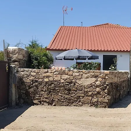Charming House In With Mountain View And Fenced Garden Parada (Braganca, Braganca)