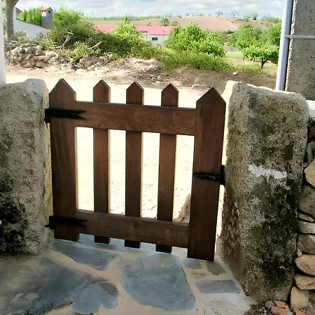 Holiday home Charming House In With Mountain View And Fenced Garden Parada (Braganca, Braganca)