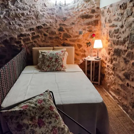 Holiday home Charming House In With Mountain View And Fenced Garden Parada (Braganca, Braganca)